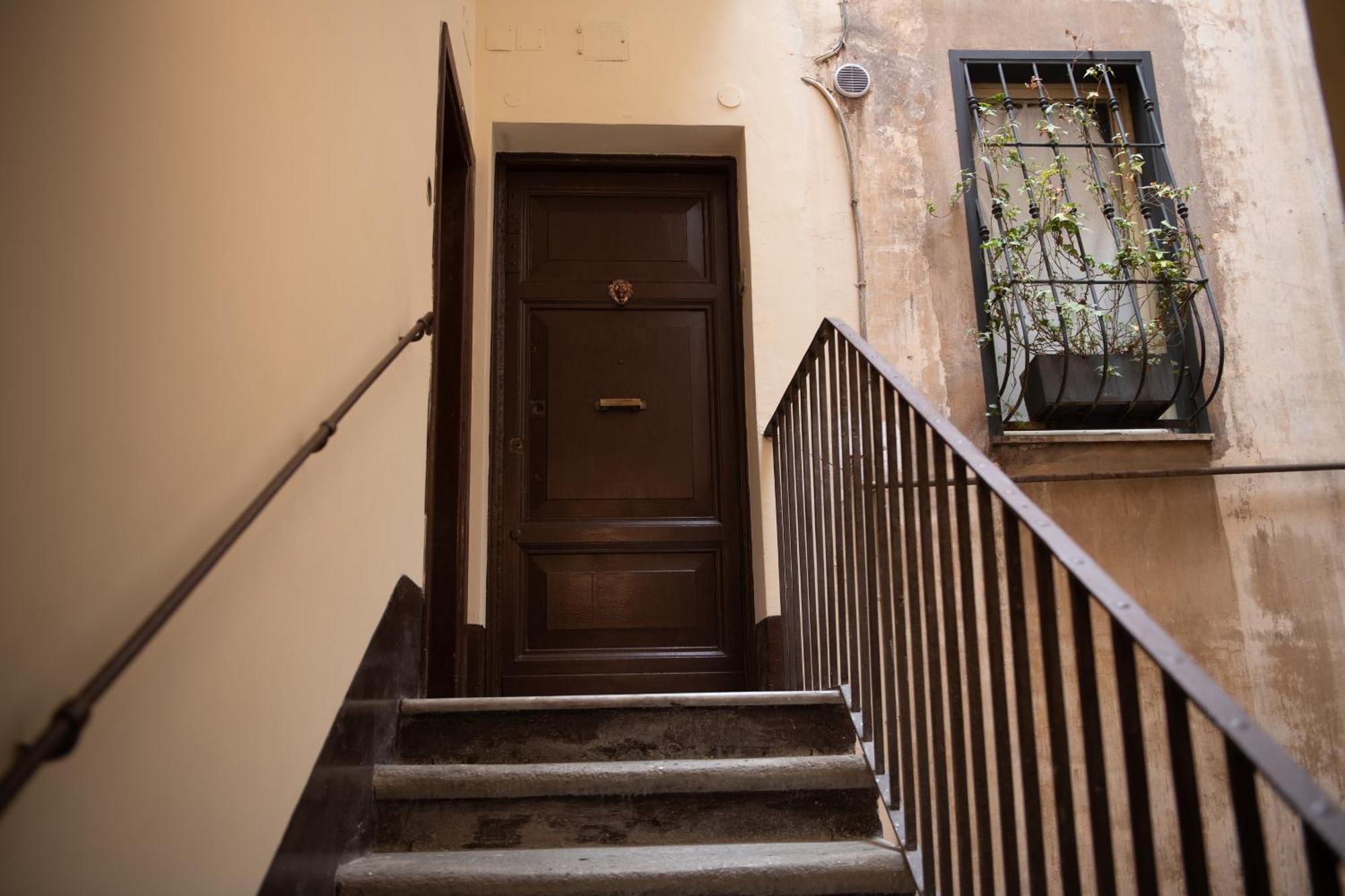 Colosseum View Accomodation Рим Экстерьер фото