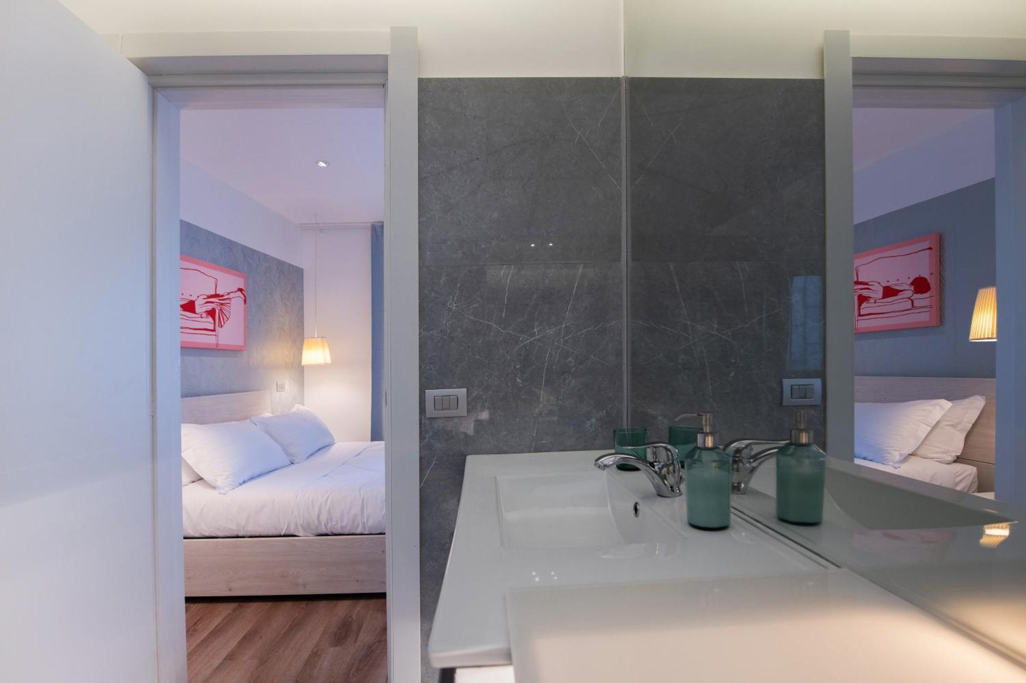 Colosseum View Accomodation Рим Экстерьер фото