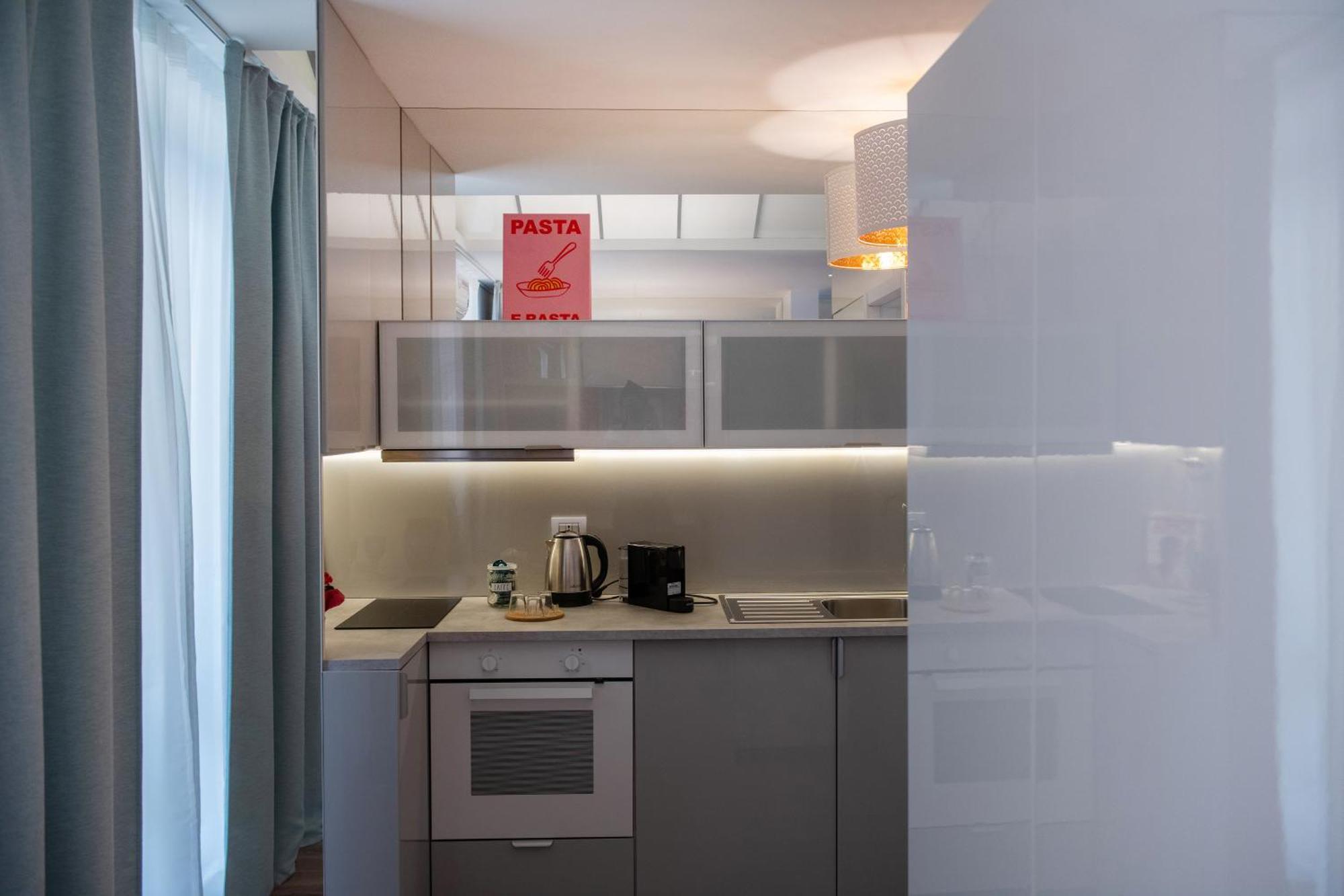 Colosseum View Accomodation Рим Экстерьер фото